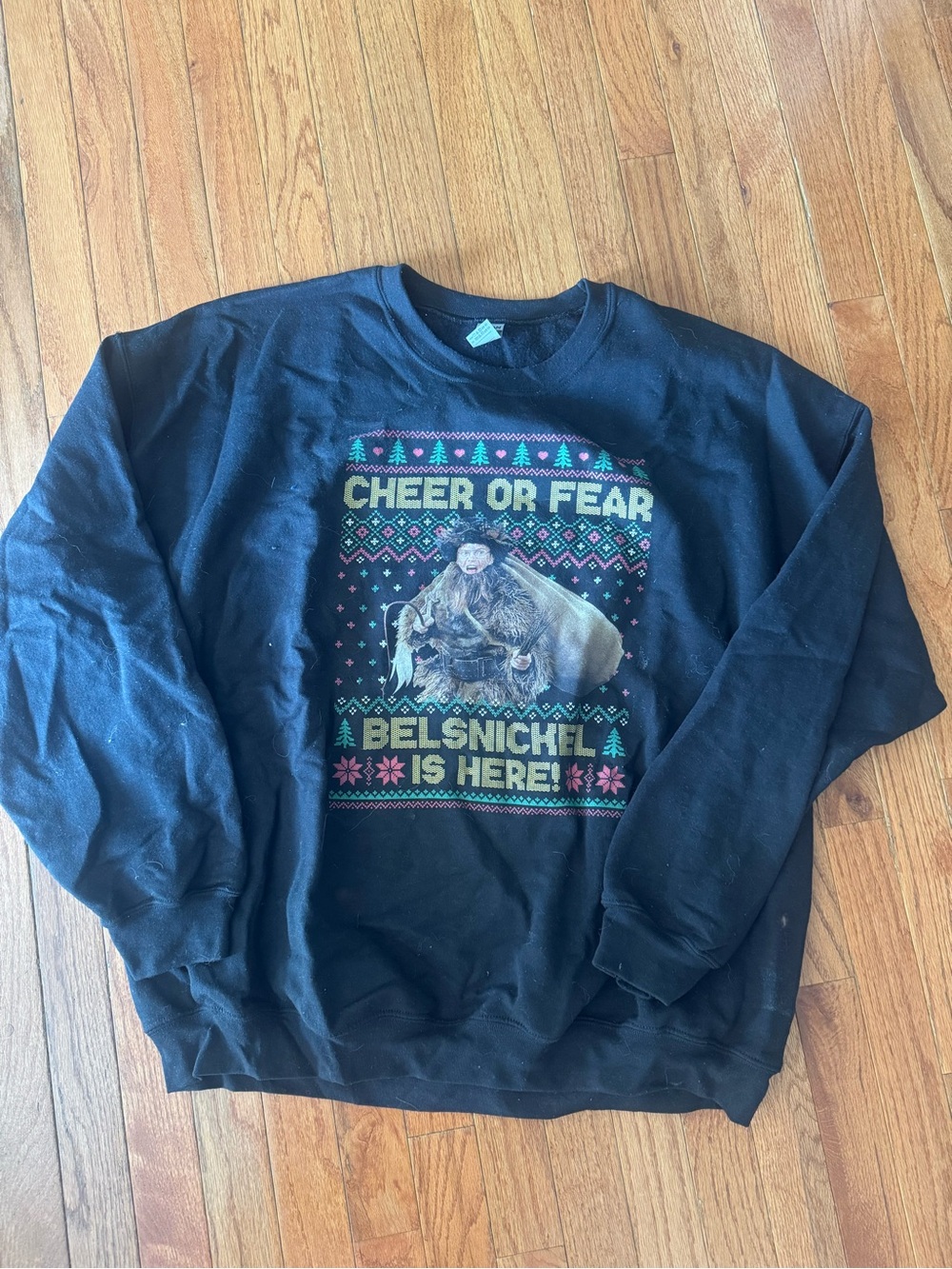 Gildan Black Men's Crewneck Sweatshirt with Festive 'Cheer or Fear' Graphic